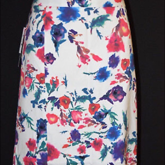 Foxcroft Multi color floral stretch skirt - Picture 1 of 7
